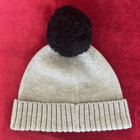 🖤 Kate Spade ‘In Your Dreams’ Pom Beanie RRP $68 🖤 - Picture 3 of 4